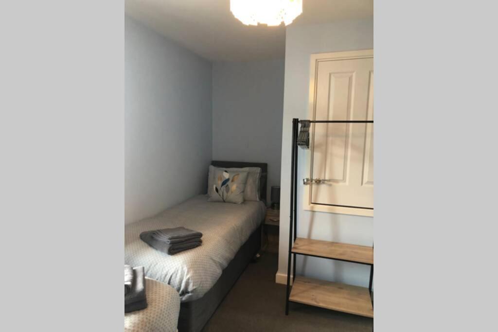 Dudley House **Staycation & Contractors** Sleeps 7 Tipton Exteriér fotografie